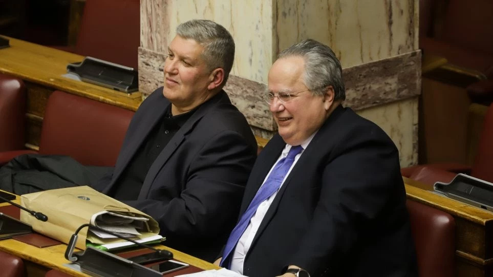 Δεν κάνει πίσω ο Κοτζιάς: Ζητά δέσμευση Τσίπρα για έλεγχο των μυστικών κονδυλίων του υπουργείου Άμυνας